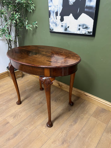 Vintage Queen Ann Style Walnut Oval Table (SKU227)