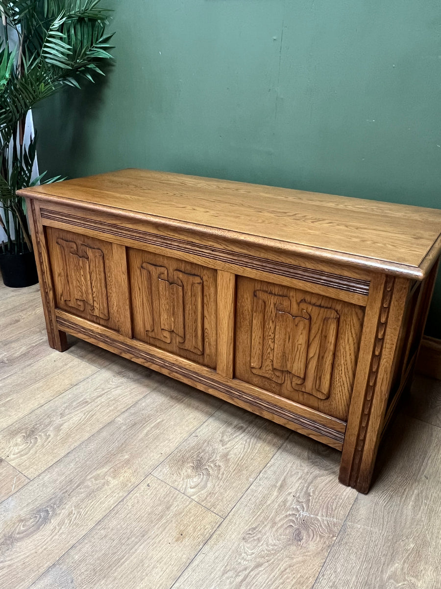 Large Oak Linenfold Blanket Chest (SKU176)