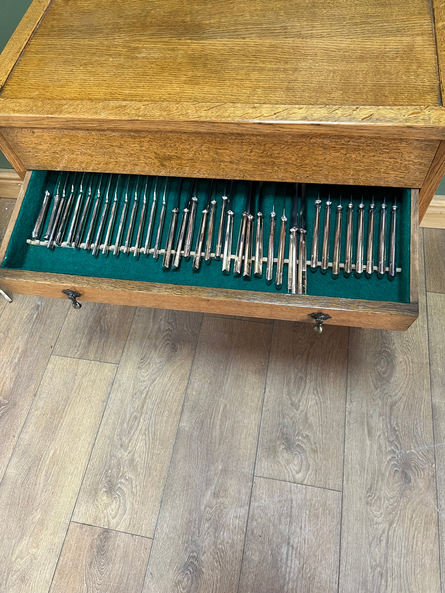Vintage Canteen Cutlery in Oak Chest (SKU56)