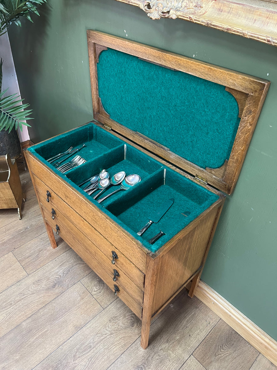 Vintage Canteen Cutlery in Oak Chest (SKU56)