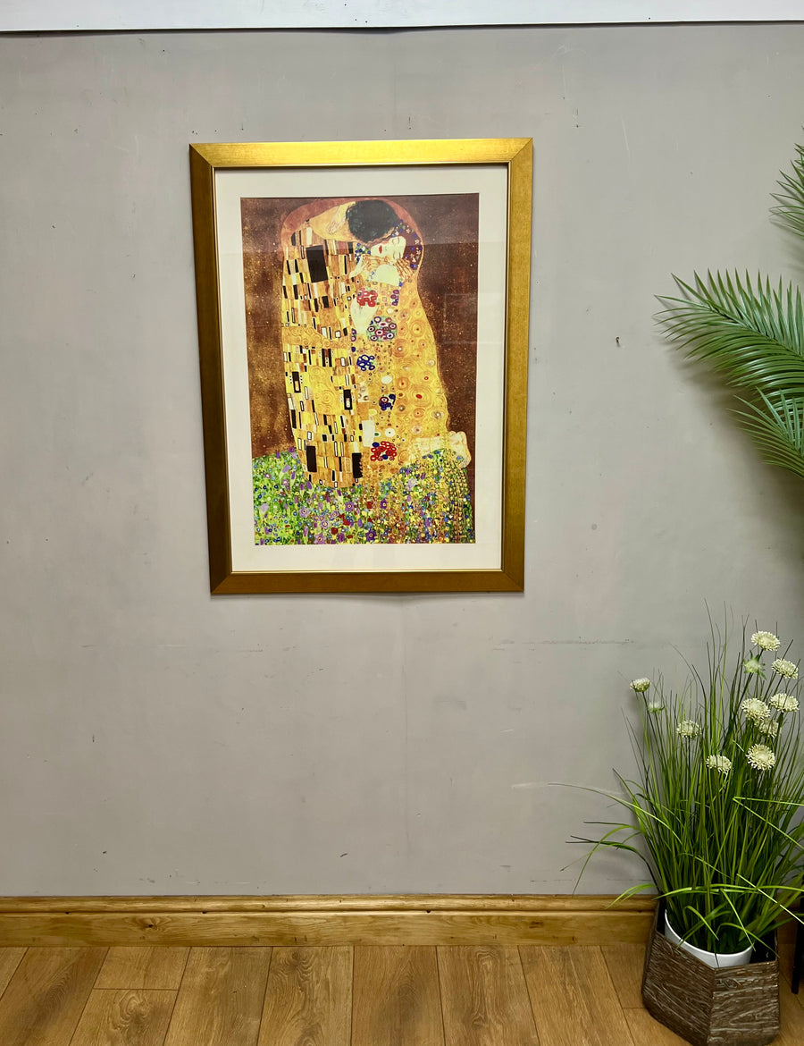 "The Kiss" Large Framed Print by Gustav Klimt (SKU392)