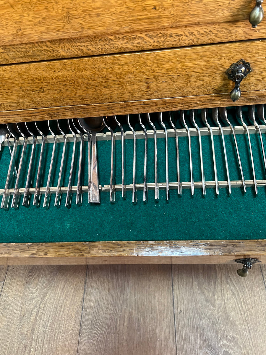 Vintage Canteen Cutlery in Oak Chest (SKU56)