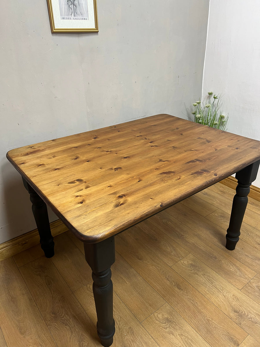 Vintage Farmhouse Style Pine Dining Table Black Base (SKU018)