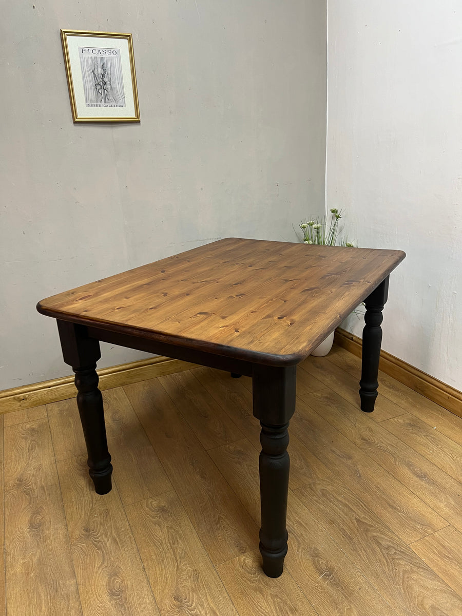 Vintage Farmhouse Style Pine Dining Table Black Base (SKU018)