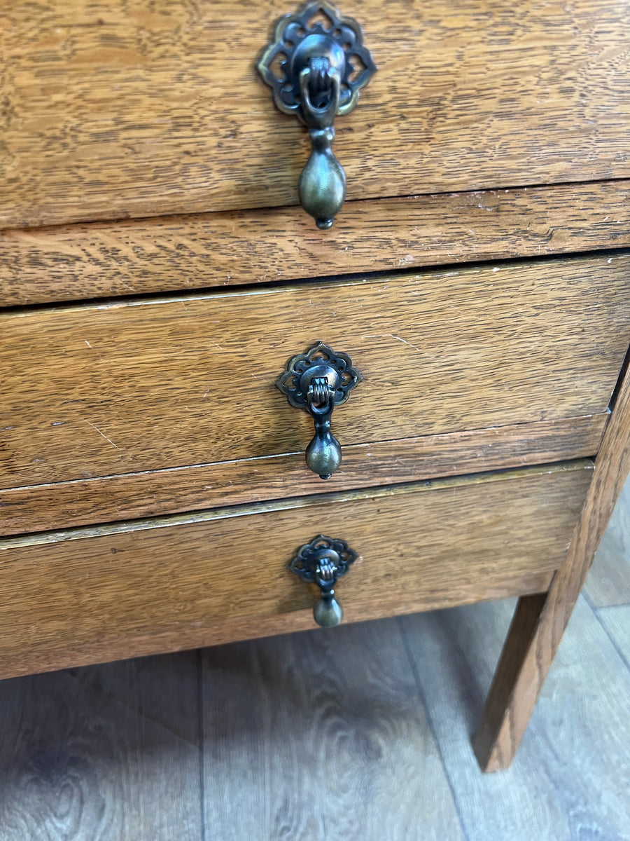 Vintage Canteen Cutlery in Oak Chest (SKU56)