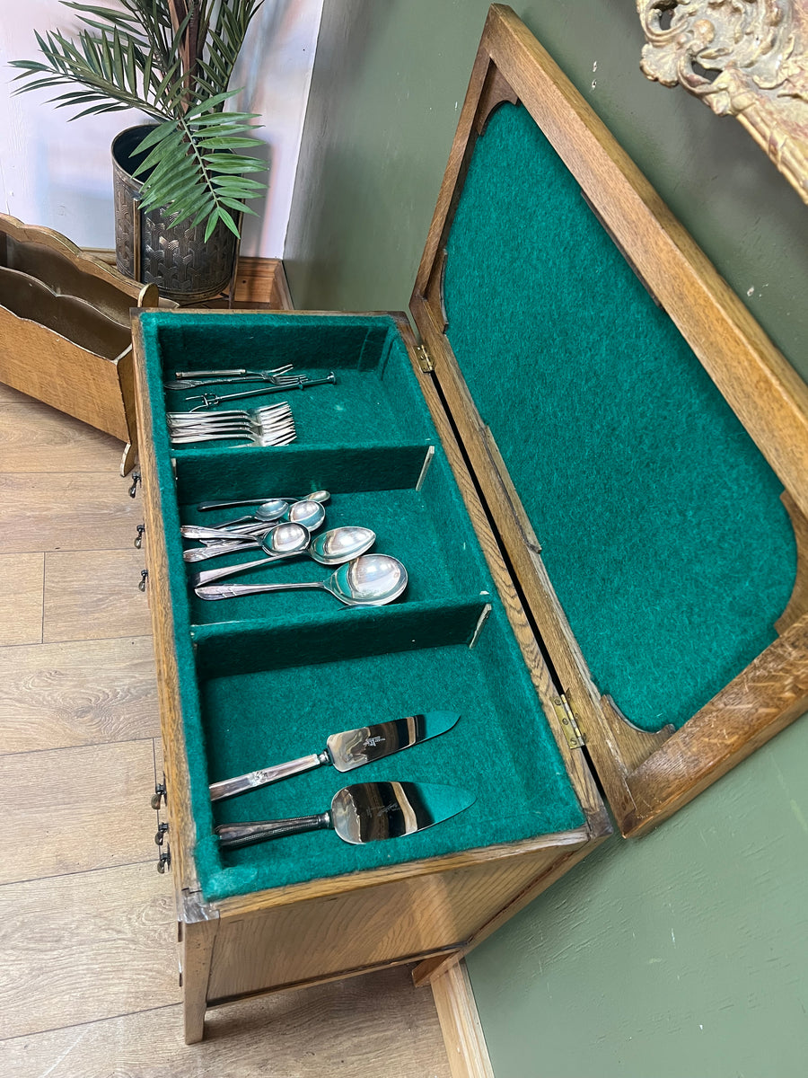 Vintage Canteen Cutlery in Oak Chest (SKU56)