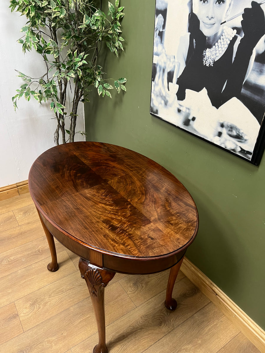Vintage Queen Ann Style Walnut Oval Side Table (SKU227)