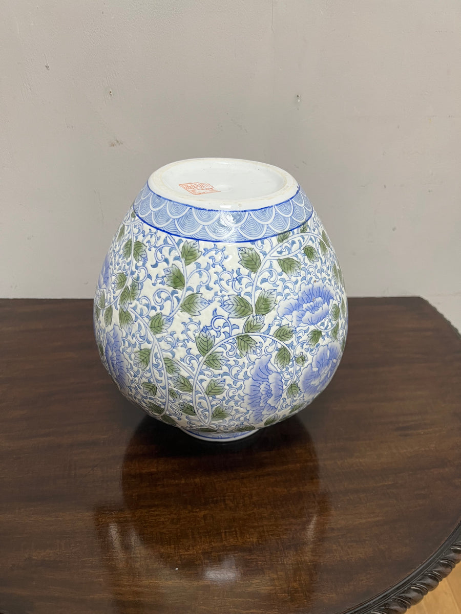 Vintage Chinese Style Qianlong Barrel Shape Vase (SKU547)