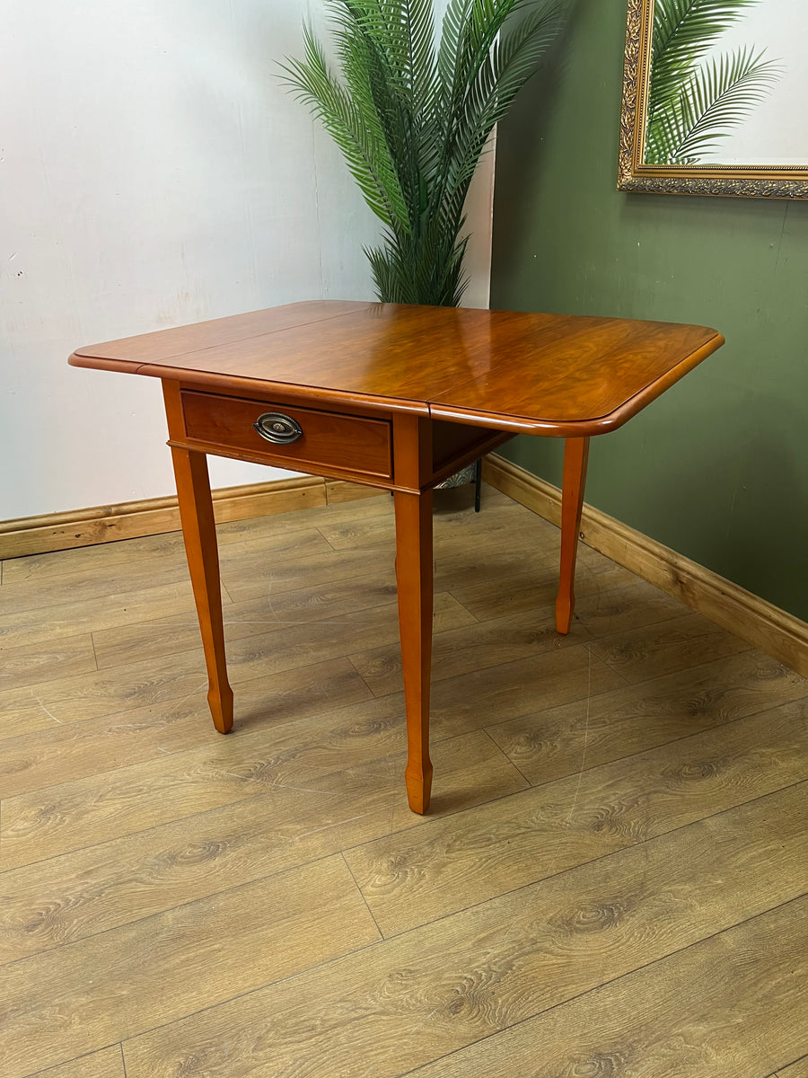 Vintage Pembroke Style Drop Leaf Table (SKU26)