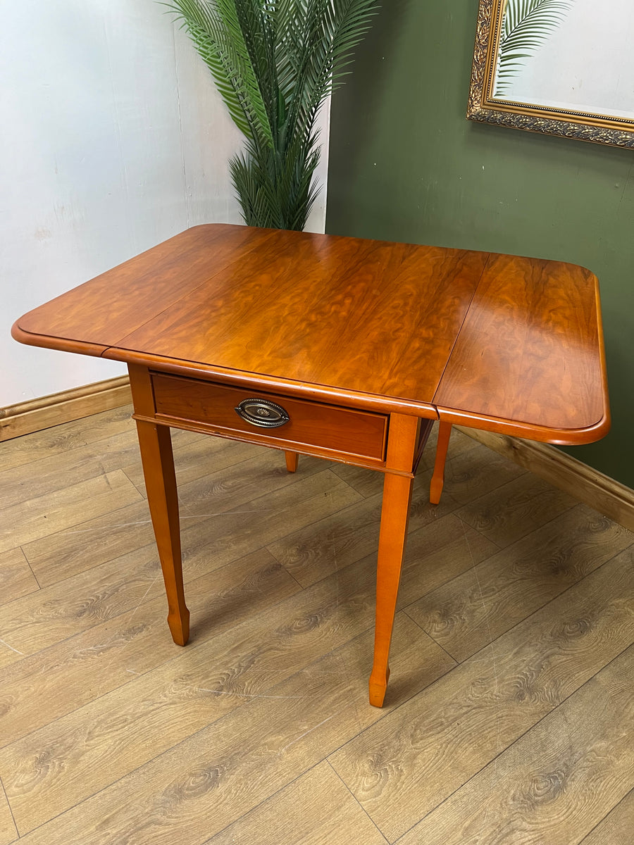 Vintage Pembroke Style Drop Leaf Table (SKU26)