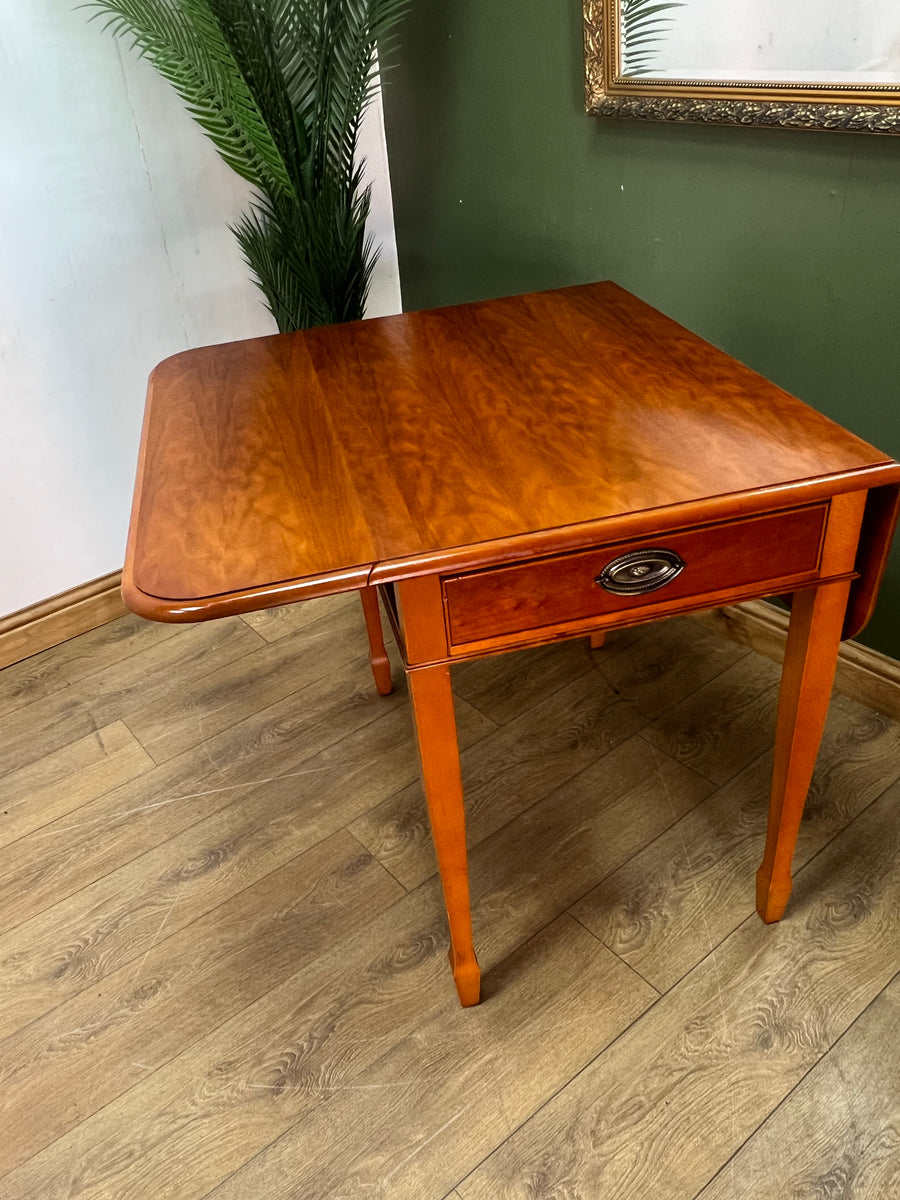 Vintage Pembroke Style Drop Leaf Table (SKU26)