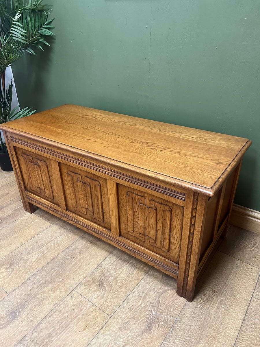 Large Oak Linenfold Blanket Chest (SKU176)