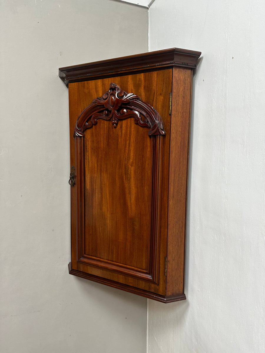 Victorian Mahogany Hanging Corner Cupboard (SKU232)