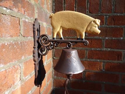 Cast Iron Bell With Pig Decoration (SKU1101)